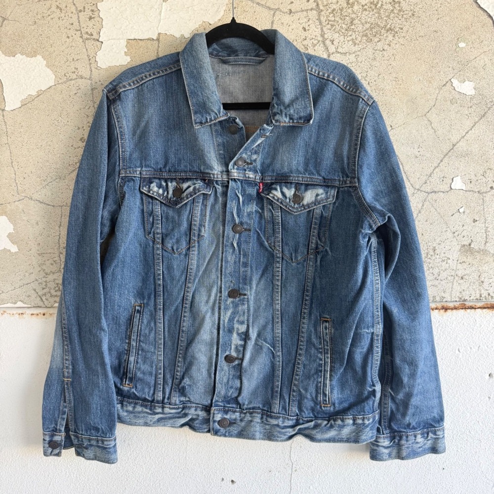 Levis Denim Trucker Jean Jacket Faded Medium Wash Red Tab Mens L Relaxed Fit